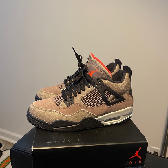 Jordan 4 Retro Taupe Haze - Picture 2 of 9